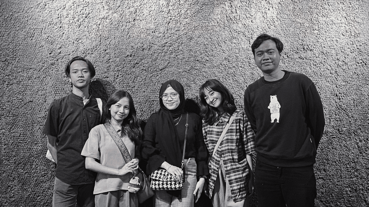 GIF Group Discussion